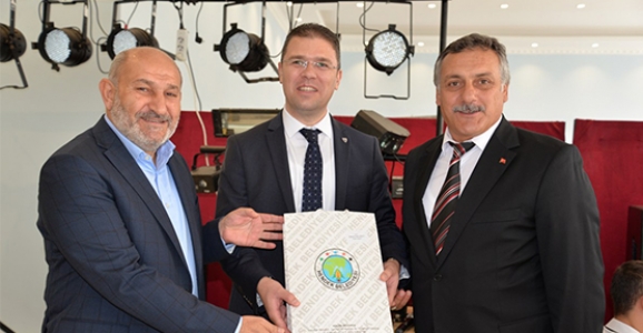 Başkan Püsküllü, Muhtarlar Gününü Kutladı