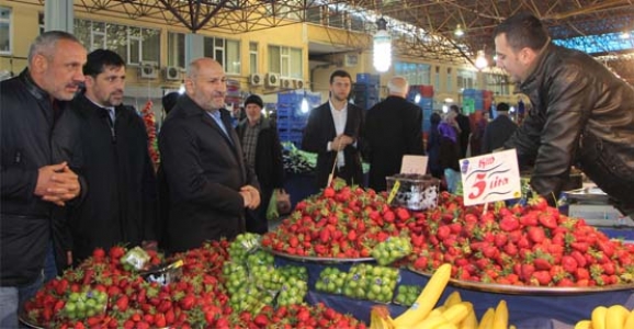 BAŞKAN PÜSKÜLLÜ, PAZARYERİNİ GEZDİ