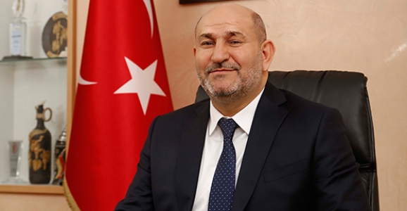 BAŞKAN PÜSKÜLLÜ ZAFER BAYRAMINI KUTLADI