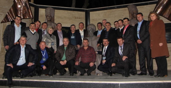 BAŞKANLAR HENDEKTE'YDİ