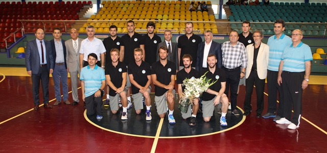 BASKETBOL TAKIMIMIZA GÜVENİYORUZ
