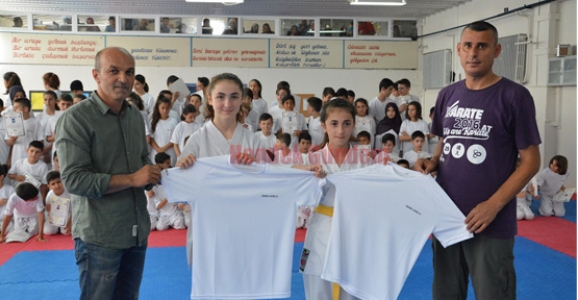 BAŞKURT’DAN KARATECİLERE JEST 