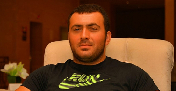 Başpehlivan Aykırı Dünyaevine Giriyor