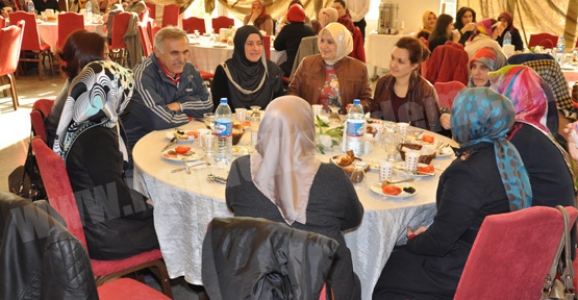 BAYAN ESNAFLAR KAHVALTIDA BULUŞTU