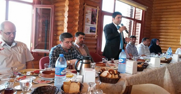 BAYRAKTEPE’DE  BİR VEKİL VE BAŞKANLAR GECİDİ