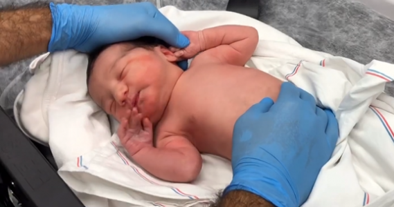 Bebeği İnşaata Terkettiler