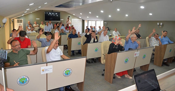 Belediye Meclisinde Fikirler Çatıştı