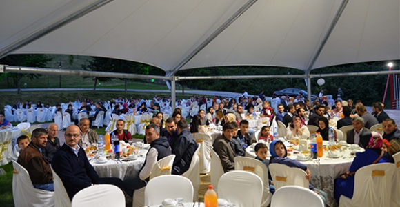 BELEDİYE PERSONELİ İFTARDA BULUŞTU