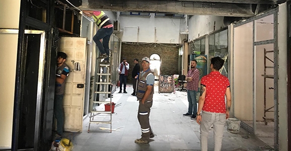 Belediye Yanan Pasaj İçin Kolları Sıvadı