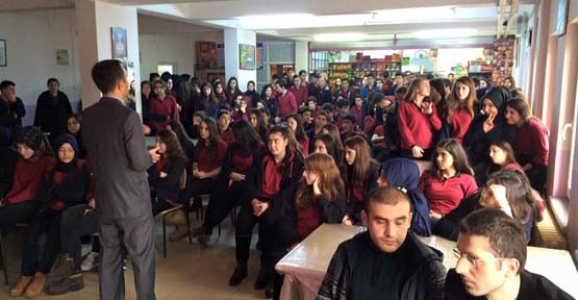 Bİ DÜNYA KADIN ANLATILDI