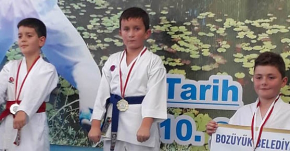 Bilgiç Kardeşler Ailelerinin Onuru Oldular