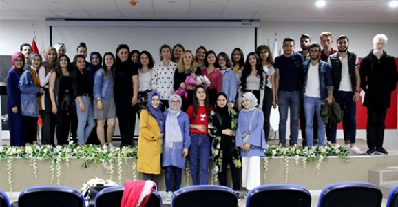 Bilişim Haftasında Teknoloji Bağımlılığı Konferansı