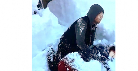 BONZAİ İÇEN DÖRT GENÇ HASTANEYE KALDIRILDI