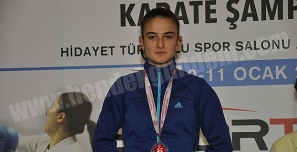 BÜŞRA TOSUN’ KUMİTE DALINDA ŞAMPİYON