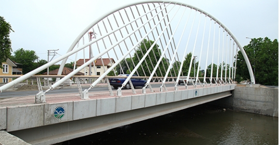 BÜYÜKŞEHİR’DEN HENDEK’E MODERN KÖPRÜ