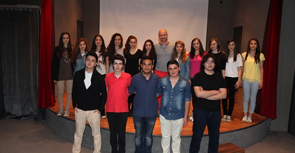 BÜYÜKŞEHİR’LE TİYATRO SAHNESİNE İLK ADIM