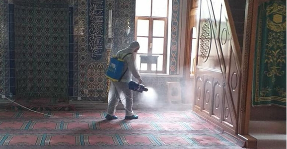 Camiler Dezenfekte Ediliyor 