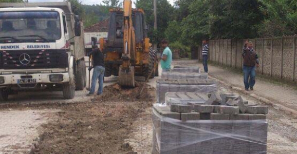 ÇAMLICA’YA 10 BİN METREKARE KİLİT PARKE