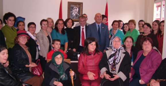 CHP HENDEK BAYRAMLAŞTI