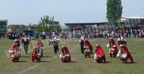 ÇOCUK BAYRAMI HENDEK’TE COŞKU İLE KUTLANDI