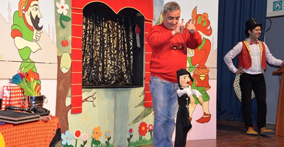 ÇOCUKLAR KUKLA GÖSTERİSİ İLE EĞLENDİ
