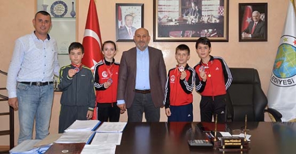 ÇOK ÇALIŞMAK BAŞARIYI GETİRİR