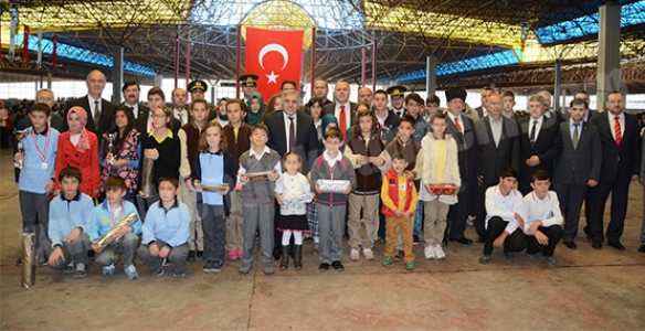 CUMHURİYET BAYRAMI HENDEK’TE COŞKUYLA KUTLANDI