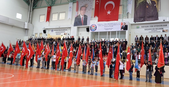 CUMHURİYET BAYRAMI HENDEK’TE COŞKUYLA KUTLANDI