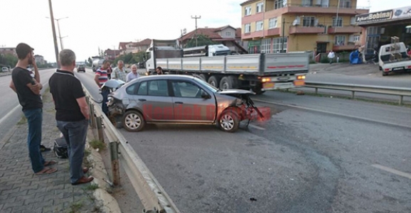 D-100'DE MADDİ HASARLI KAZA