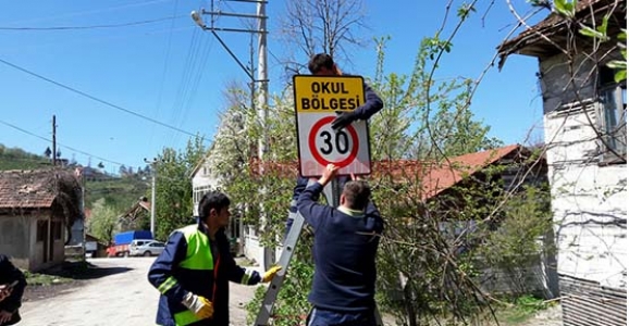 DİKMEN GRUP YOLU TABELALARI TAMAMLANDI