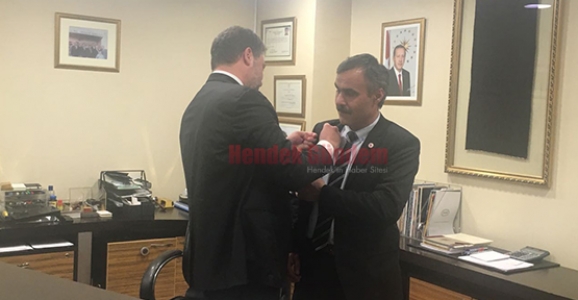 DİKMEN MUHTARINA ALTIN ROZET