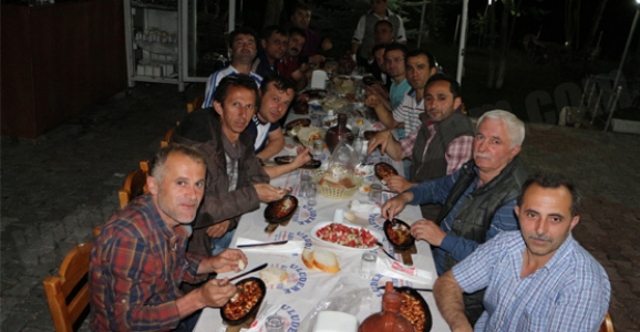 DİKMEN OYUNCULARINA MORAL YEMEĞİ