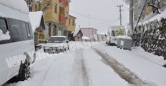 DİKMEN’DE KAR 30 Cm ULAŞTI