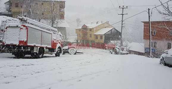 DİKMEN’DE KAR KALINLIĞI 10 CM ULAŞTI