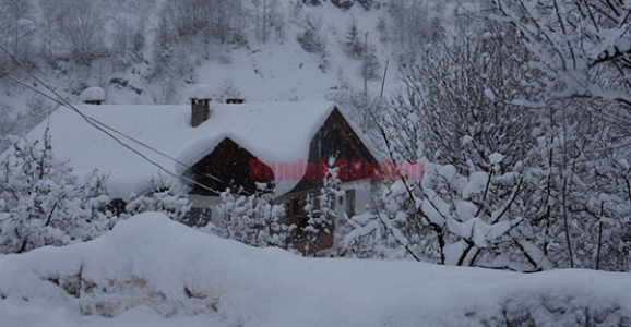 DİKMEN’DE KAR KALINLIĞI 1 METREYE YAKLAŞTI