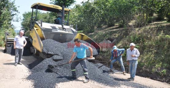 DİKMEN’E SICAK ASFALT