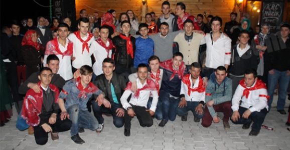 DİKMENLİLER ASKERLERİNİ UĞURLADI