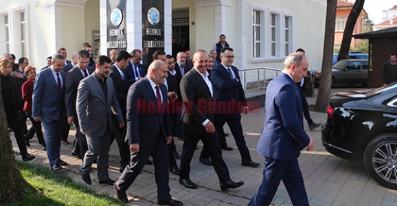 DIŞ İŞLERİ BAKANI HENDEK’İ ZİYARET ETTİ
