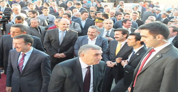 DİŞLİ VE SARAÇ BAKAN AVCI'YA AÇILIŞTA EŞLİK ETTİ