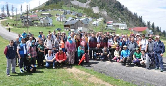 DOĞASEVERLER YAYLALARI GEZDİLER