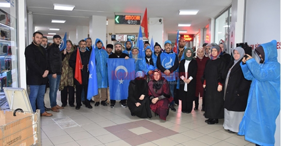 Doğu Türkistanlı Grup Hendek’e Geldi