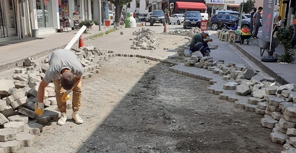 Dört Koldan Hizmet Atağı