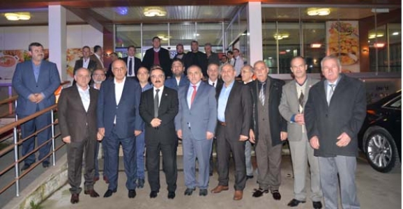 DÖVİZİNİ BOZ, OYUNU BOZ