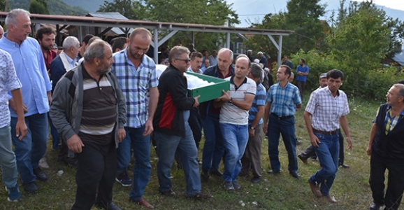 DUA’LARLA SON YOLCULUĞUNA UĞURLANDI