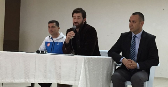 DÜNYA KARATE ŞAMPİYONU ENES ERKANDAN ÖRNEK DAVRANIŞ