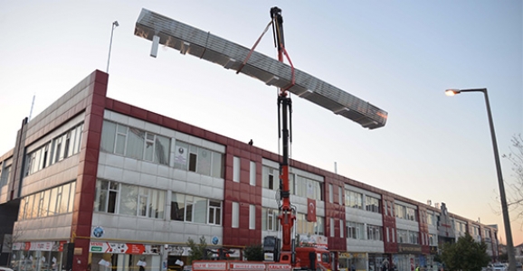 TİCARET MERKEZİ ÇATISI BAKIMA ALINDI