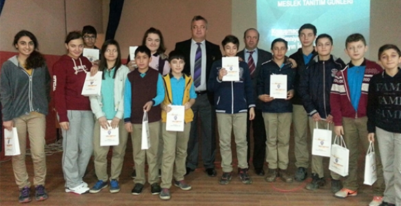 EMNİYET, ŞEHİT MAHMUT BEY ORTAOKULUNDA ÖĞRENCİLERLE BİR ARAYA GELDİ