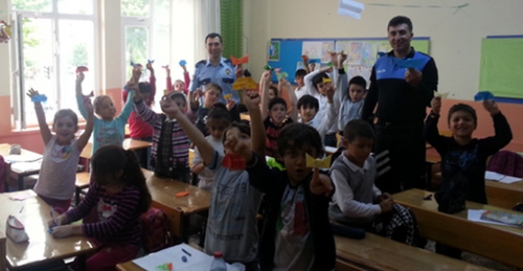 EMNİYETİN ORİGAMİ GÖSTERİSİ İLGİYLE İZLENDİ