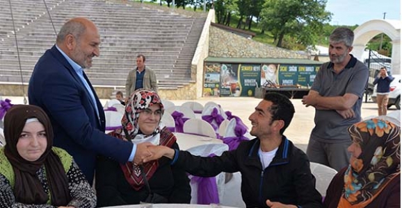 ENGELLERİ HEP BİRLİKTE AŞIYORUZ