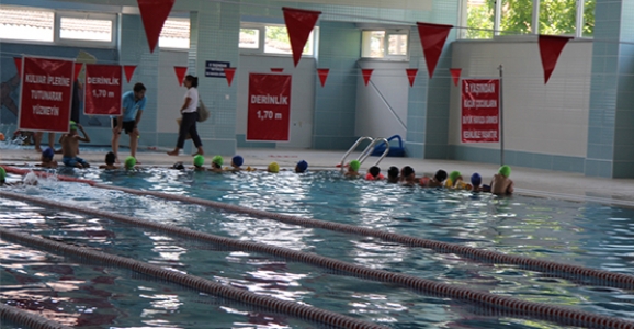 ENGELLİLERİN HAVUZ KEYFİ
